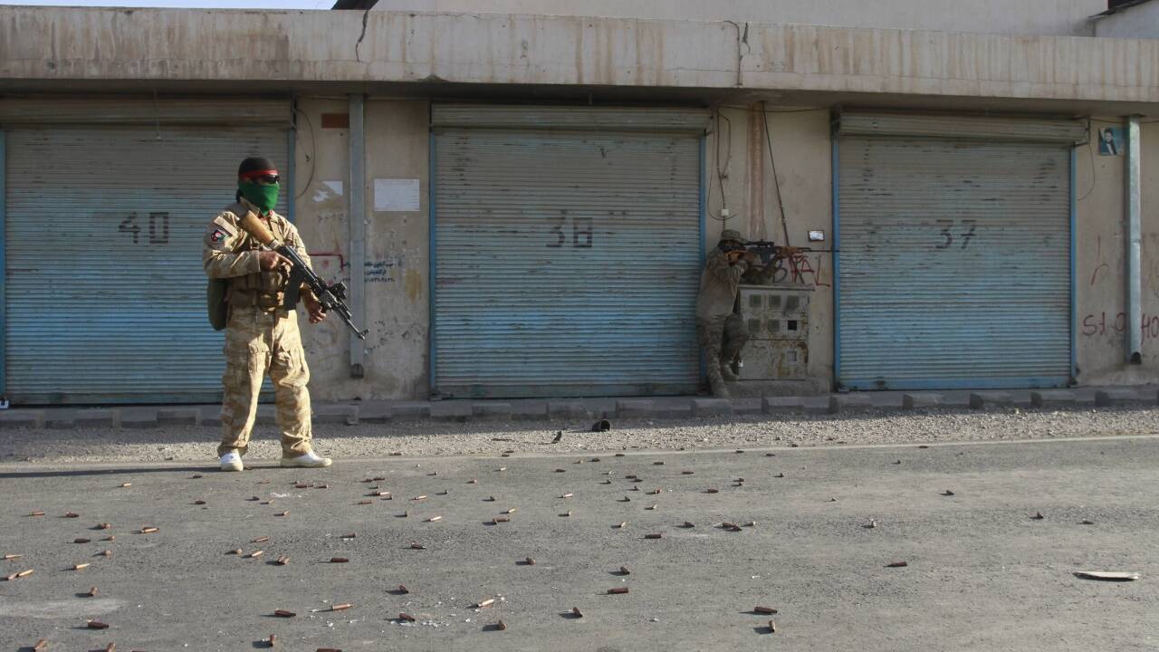 Afghanische Sicherheitskräfte während eines Gefechtes mit den Taliban in der Provinz Herat, westlich von Kabul. 