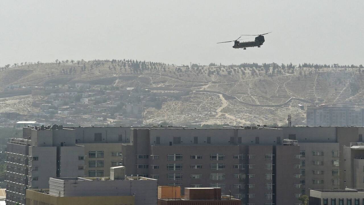 Ein Helikopter des US-Militärs über Kabul. 