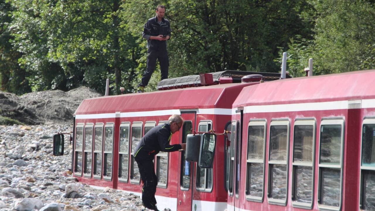 Experten begutachteten am Dienstag in Wald die Schäden bei der Pinzgauer Lokalbahn. 
