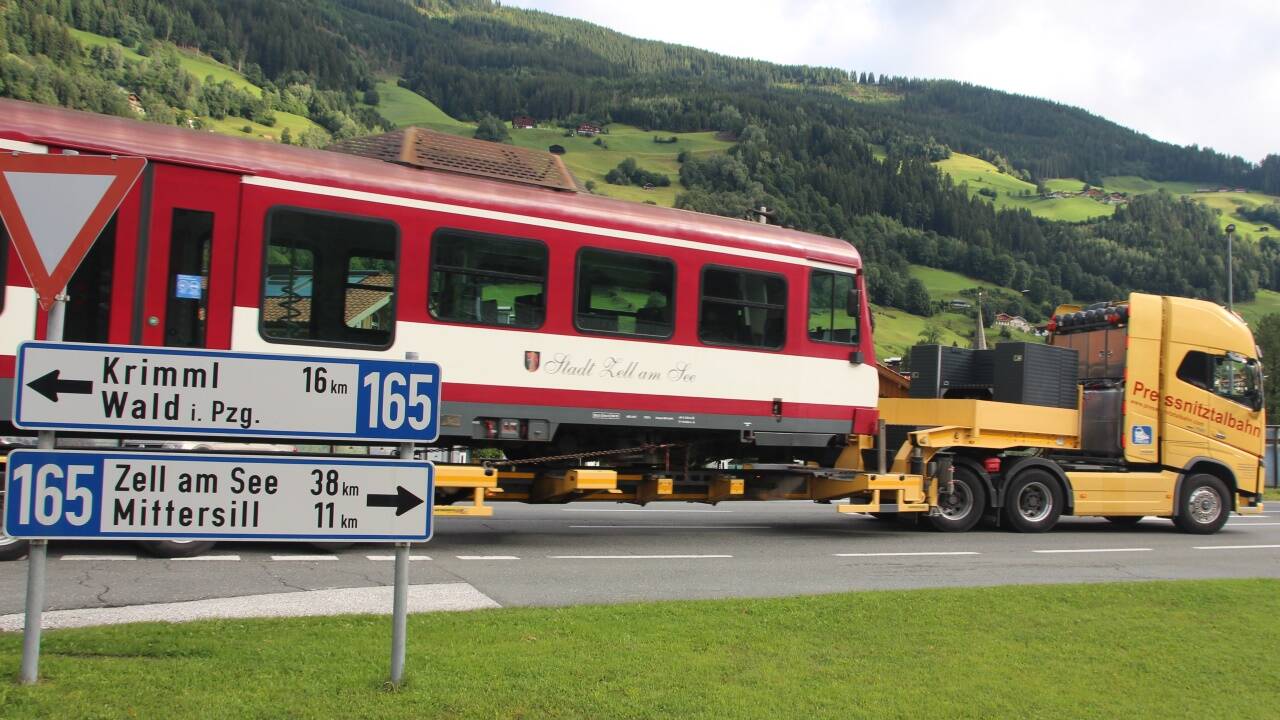 Der Abtransport der Pinzgau Lokalbahn erforderte eine Sondergenehmigung. 
