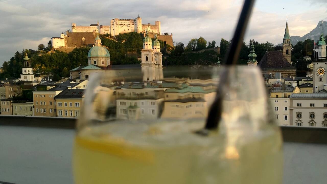 Keine Kinder unter zwölf Jahren in einer Salzburger Bar? Die Diskussion spaltet.  