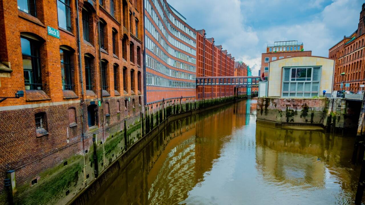 Hamburg an der Alster, das ist ein besonders teures Pflaster in Deutschland.  