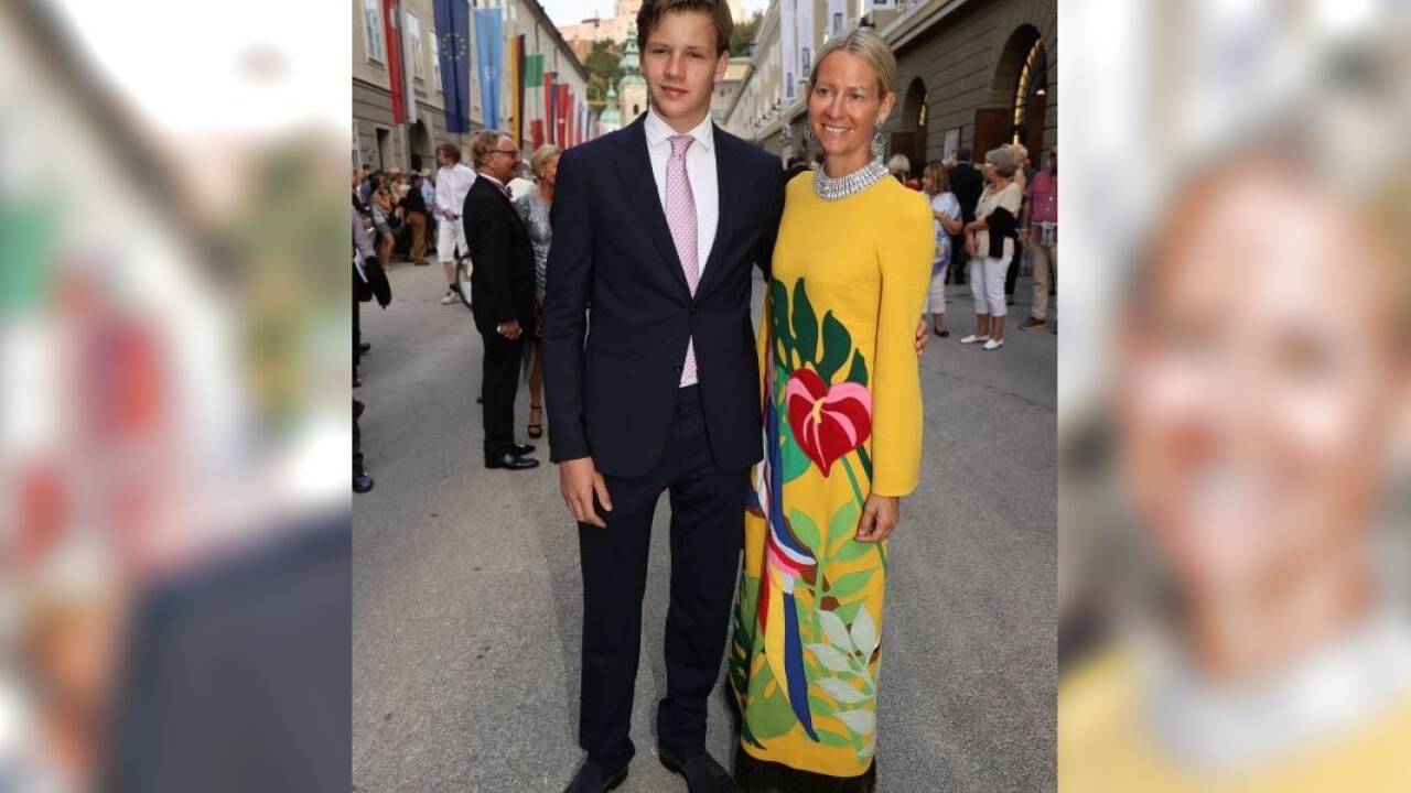 Elisabeth Prinzessin Auersperg-Breunner mit Sohn Aloysius. 