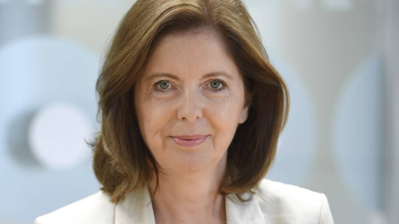 Waltraud Langer bewirbt sich in Salzburg. 