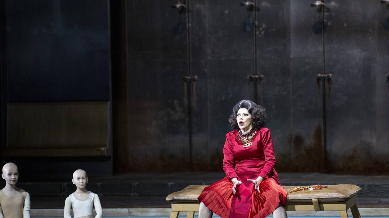 Tanja Ariane Baumgartner in „Elektra“ bei den Salzburger Festspielen. Tanja Ariane Baumgartner in „Elektra“ bei den Salzburger Festspielen.