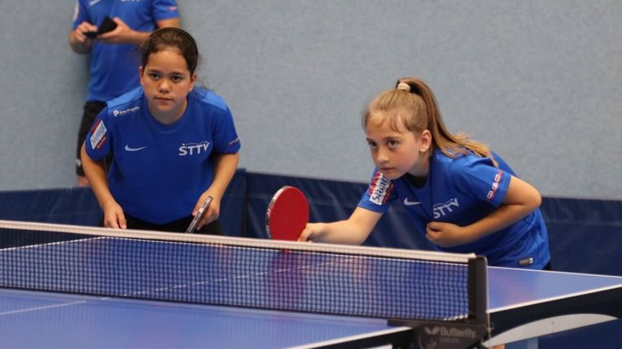 Julia Dür (l.) und Sophia Pichler belegten bei der österreichischen U-13-Meisterschaft den zweiten Rang im Doppel.   