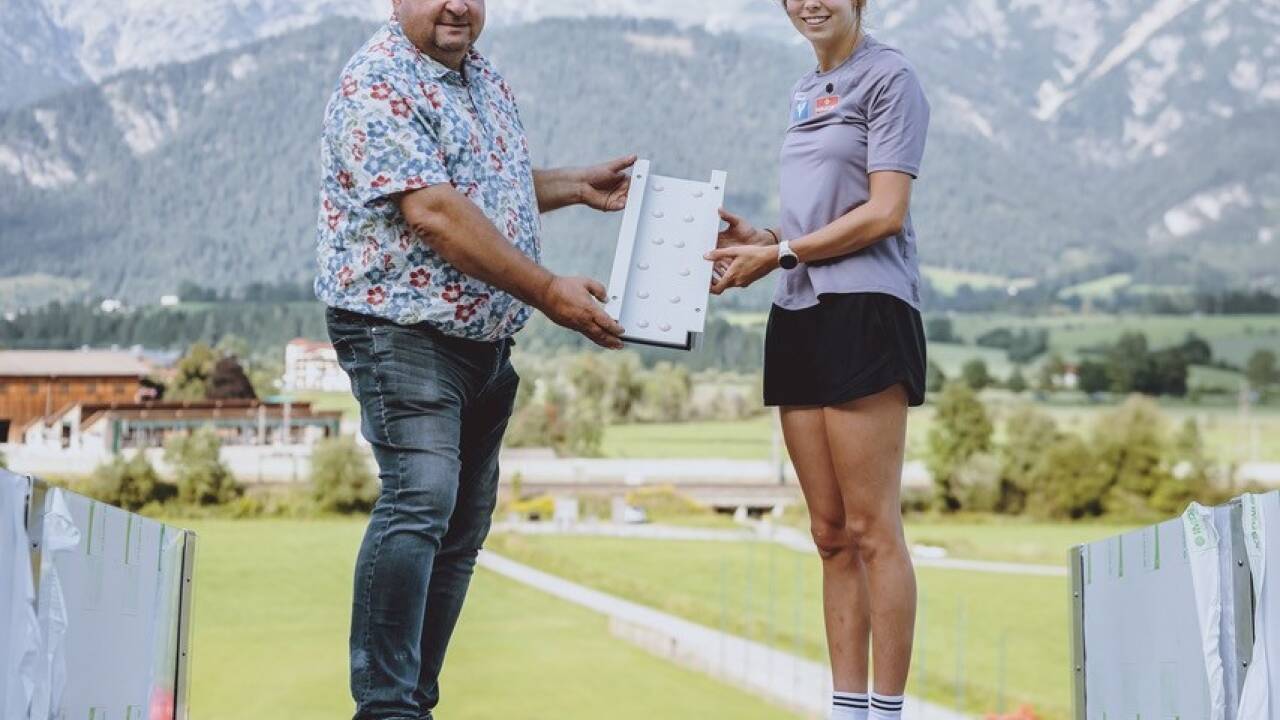 Peter Riedel mit Lisa Eder.  Peter Riedel mit Lisa Eder.