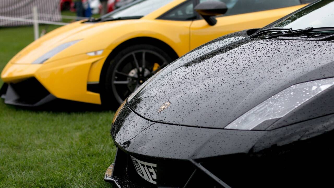„Wenn Nachbarn und Freunde missbilligend auf jemanden blicken, der zwei Autos besitzt oder lange Strecken fliegt, kommt etwas ins Rollen“, sagt Verena Winiwarter. „Wenn Nachbarn und Freunde missbilligend auf jemanden blicken, der zwei Autos besitzt oder lange Strecken fliegt, kommt etwas ins Rollen“, sagt Verena Winiwarter.