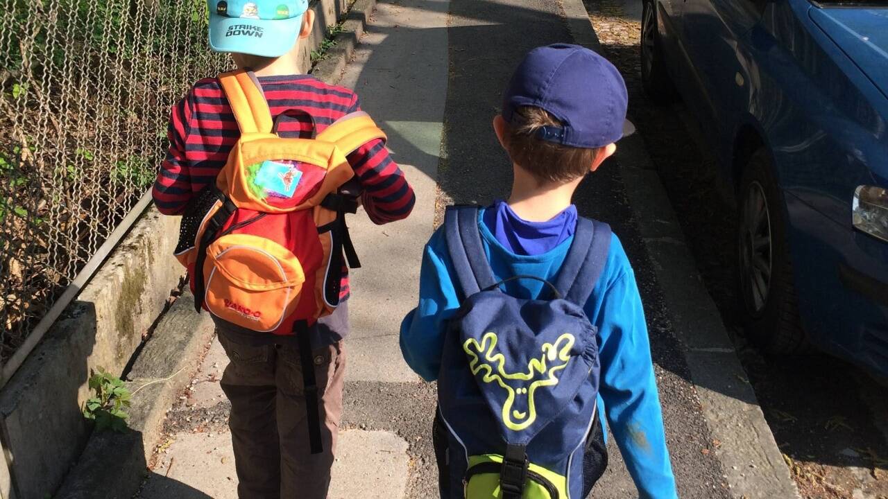 Seh- und Hörbeeinträchtigungen, Haltungsschäden, Spreiz- und Senkfüße: Das und mehr entdeckt der Schularzt.  