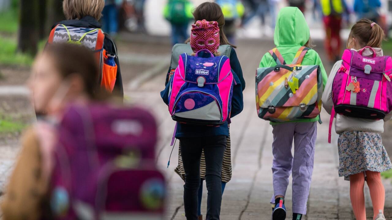 Geschlossene Schulen im ganzen Land sind als Maßnahme der Pandemiebekämpfung ministeriell nicht mehr vorgesehen.  Geschlossene Schulen im ganzen Land sind als Maßnahme der Pandemiebekämpfung ministeriell nicht mehr vorgesehen.