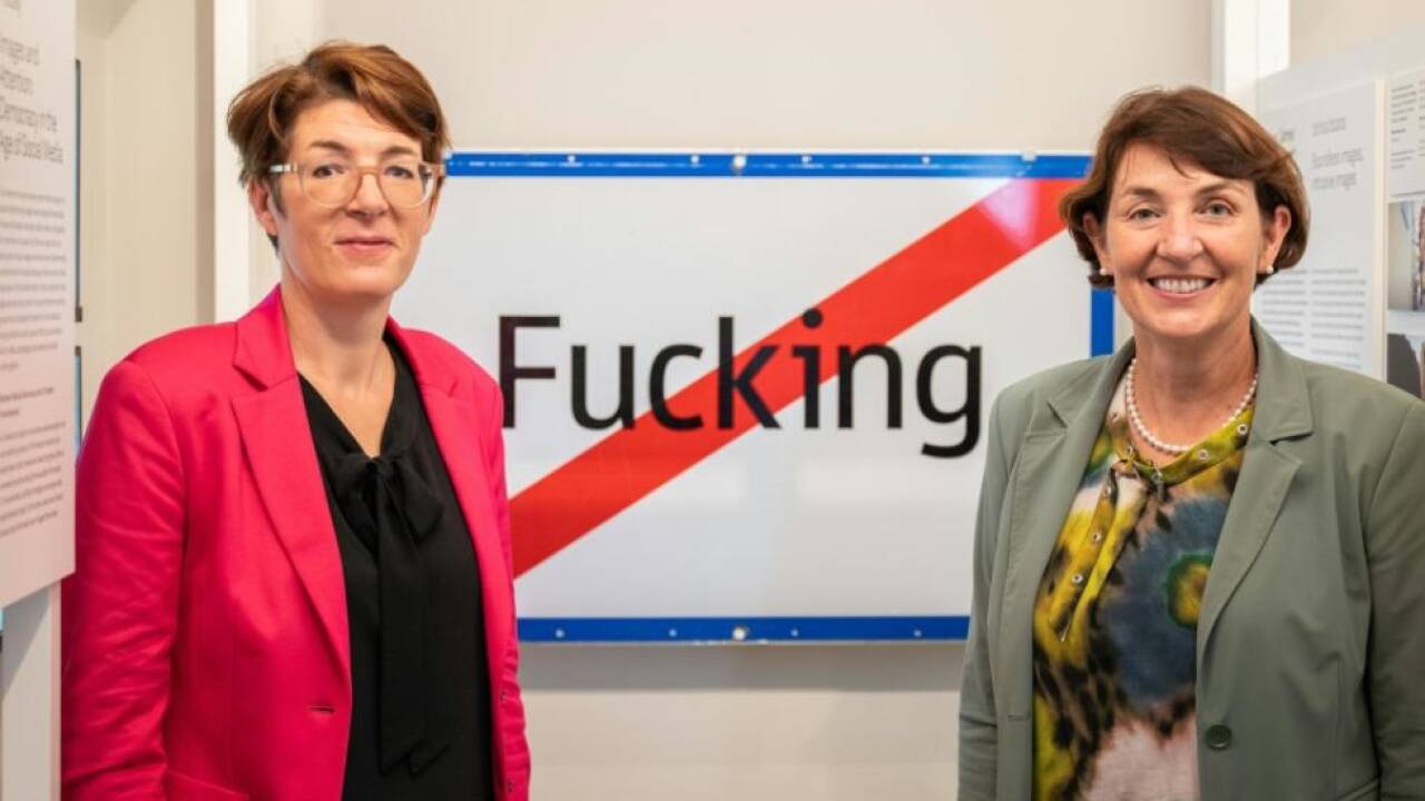 hdgö-Direktorin Monika Sommer und Bürgermeisterin Andrea Holzner 