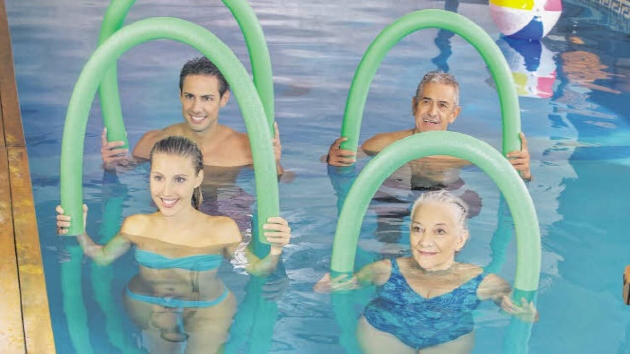 Aquafitness erobert die Hallenbäder. 