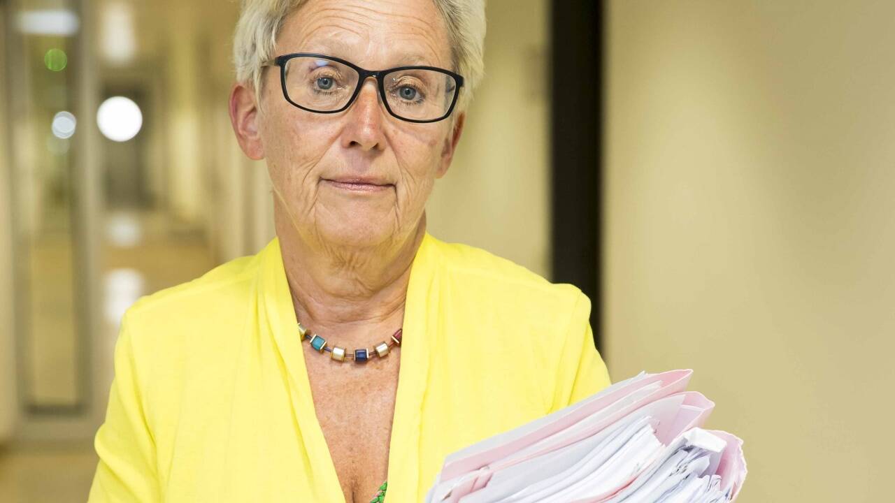 Barbara Fischer (Bild), Leiterin der Salzburger Staatsanwaltschaft, hat „vollstes Verständnis“ für die leidgeprüften Betroffenen. Allerdings habe man bereits mehrfach Ermittlungsverfahren gegen die psychisch kranke Frau wegen Vorliegens von Zurechnungsunfähigkeit einstellen müssen, betont Fischer. Barbara Fischer (Bild), Leiterin der Salzburger Staatsanwaltschaft, hat „vollstes Verständnis“ für die leidgeprüften Betroffenen. Allerdings habe man bereits mehrfach Ermittlungsverfahren gegen die psychisch kranke Frau wegen Vorliegens von Zurechnungsunfähigkeit einstellen müssen, betont Fischer.
