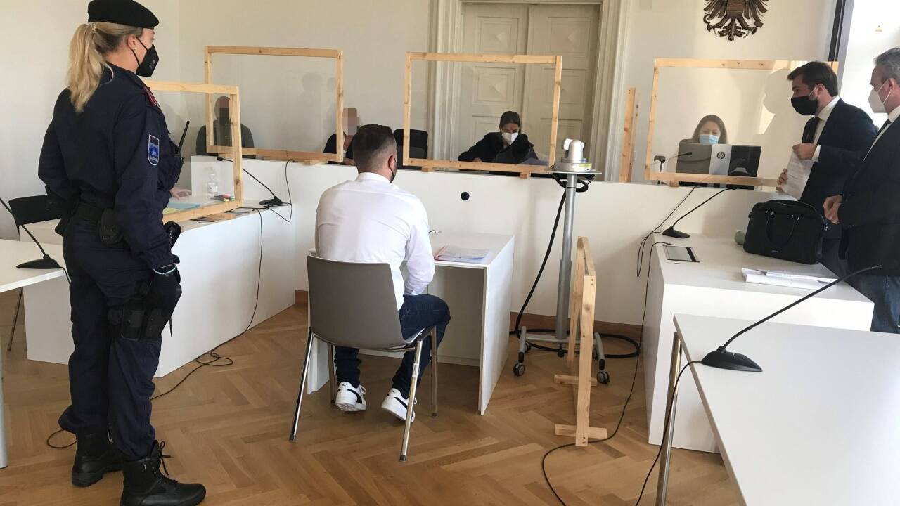 Der Bosnier zeigte sich am Mittwoch am Landesgericht geständig. Der Bosnier zeigte sich am Mittwoch am Landesgericht geständig.