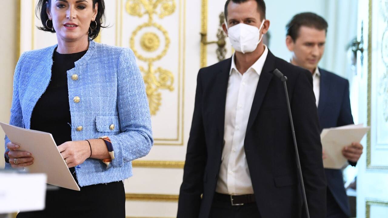 Tourismusministerin Elisabeth Köstinger, Gesundheitsminister Wolfgang Mückstein und Bundeskanzler Sebastian Kurz.  