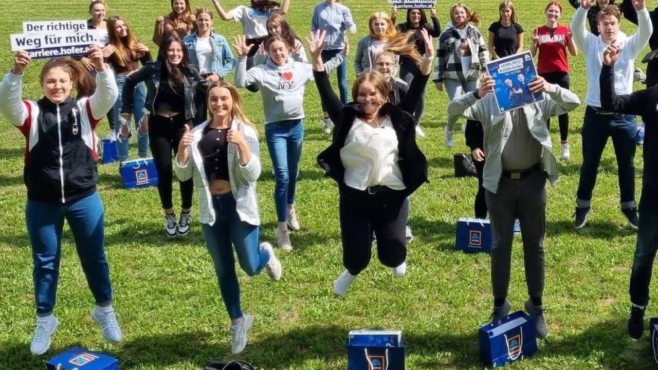 Bei einem „Welcome Day“ begrüßte die Handelskette Hofer 184 künftige Fach- und Führungskräfte.   Bei einem „Welcome Day“ begrüßte die Handelskette Hofer 184 künftige Fach- und Führungskräfte.