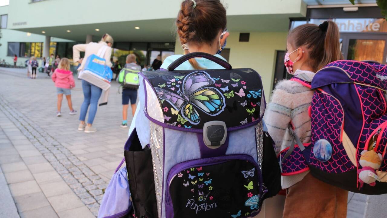 Wenn die Schulen im Ort attraktiv sind, beflügelt das auch die Entwicklung einer Gemeinde. (Symbolbild). Wenn die Schulen im Ort attraktiv sind, beflügelt das auch die Entwicklung einer Gemeinde. (Symbolbild).