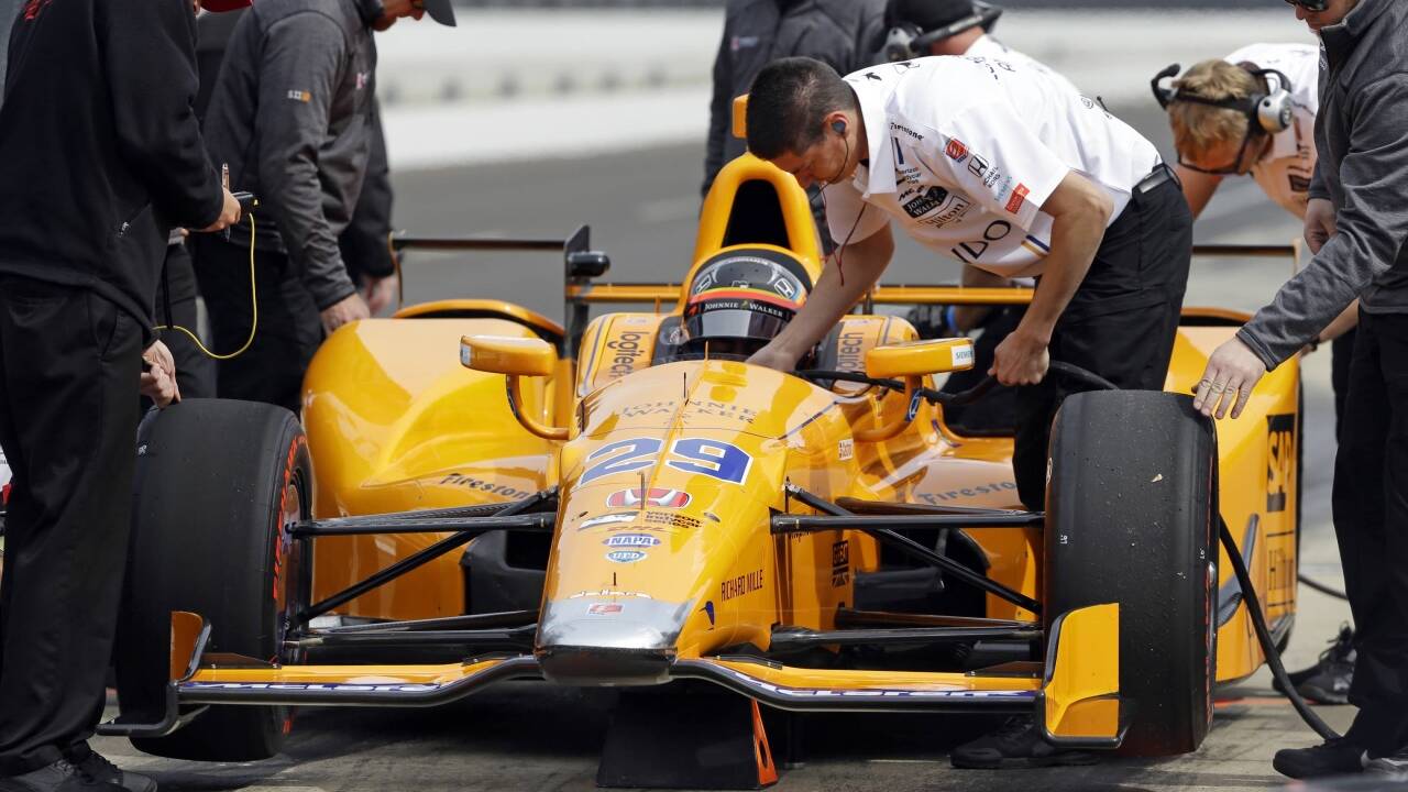 In einer anderen Welt: Fernando Alonso in Indianapolis. In einer anderen Welt: Fernando Alonso in Indianapolis.