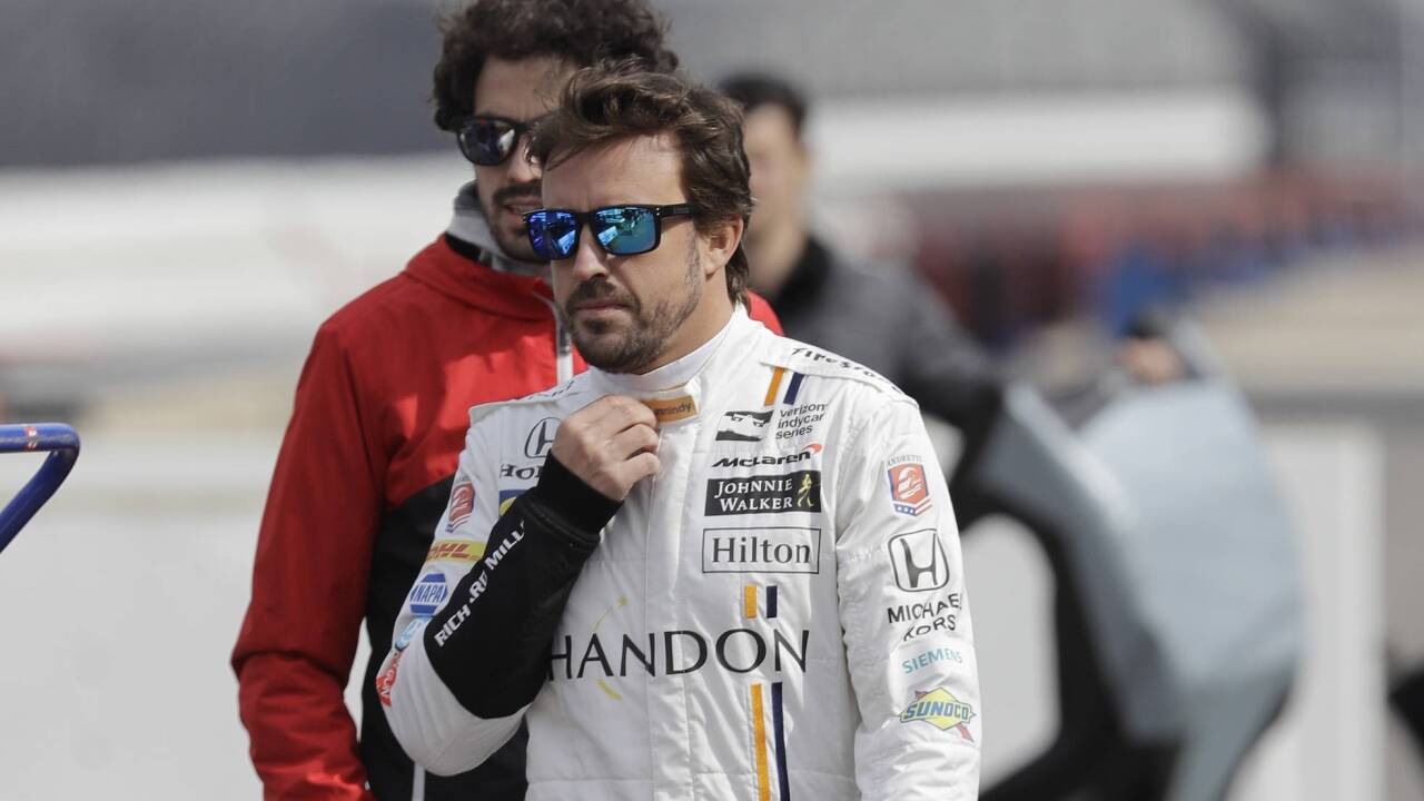 In einer anderen Welt: Fernando Alonso in Indianapolis. In einer anderen Welt: Fernando Alonso in Indianapolis.
