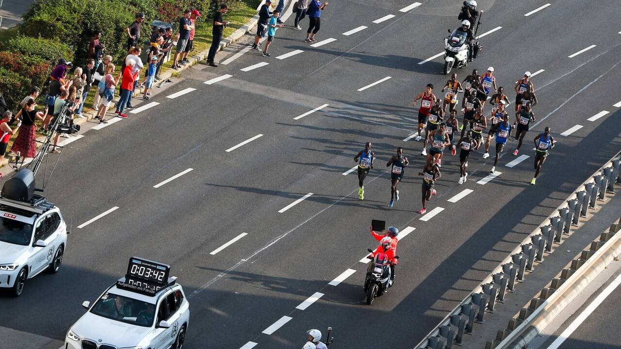 Nach dem coronabedingten Ausfall im vergangenen Jahr fand am Sonntag erstmals seit 2019 wieder der Vienna City Marathon statt. 