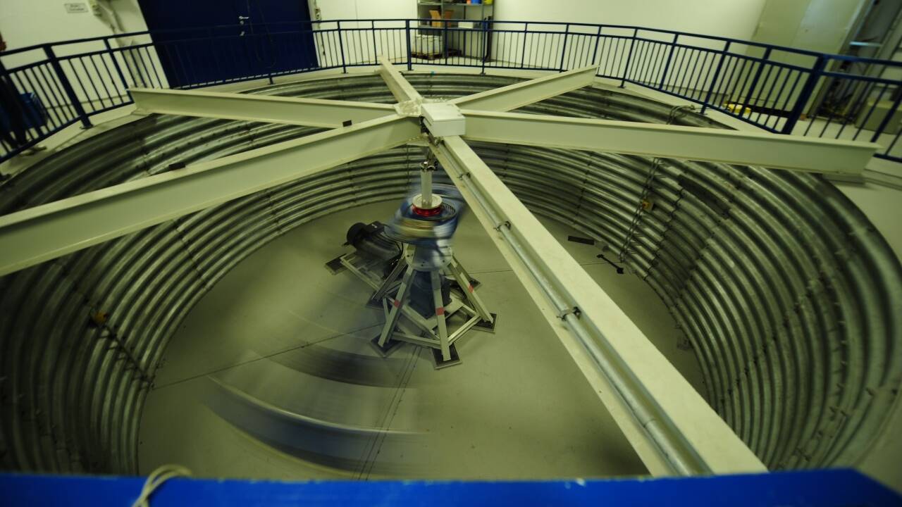 Die rotierende Zentrifuge in der die verschränkte Photonenquelle auf das 30-fache ihres Gewichts beschleunigt wurde. 
