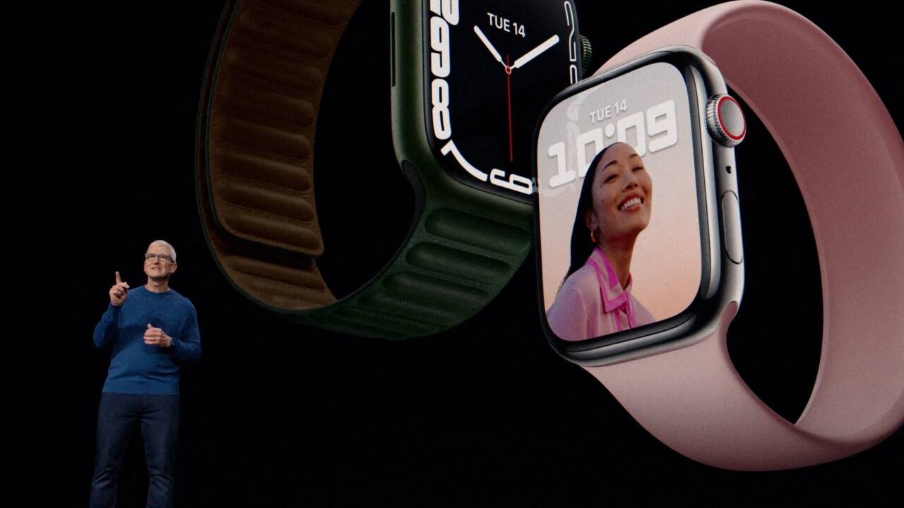 Apple-Chef Tim Cook mit der neuen Apple Watch. 