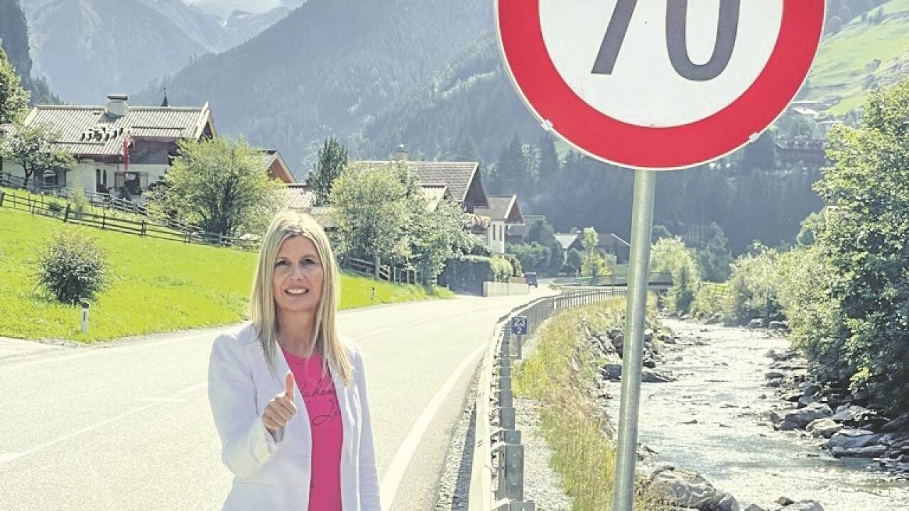 LAbg. Sabine Klausner beim neuen „70er“. 