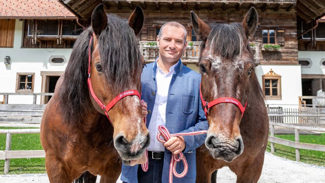 Seit 2003 ist der gebürtige Oberösterreicher Dieter Ehrengruber Geschäftsführer von Gut Aiderbichl. 