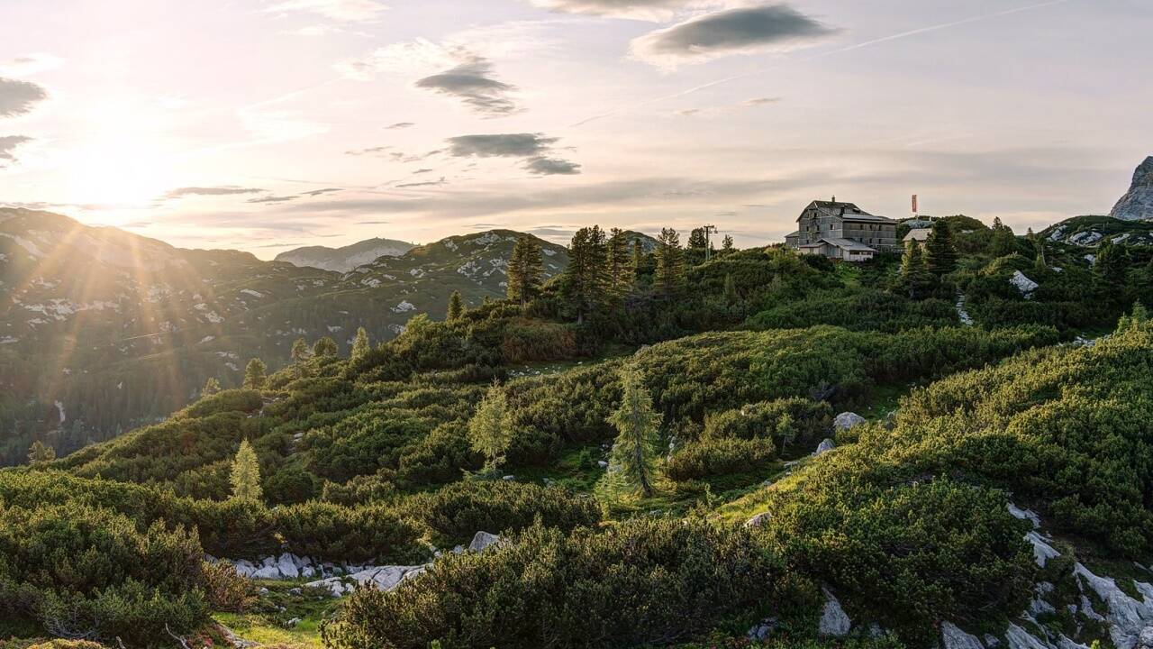 Auch die Wanderung von Obertraun auf das Wiesberghaus ist Teil des Wanderführers. 