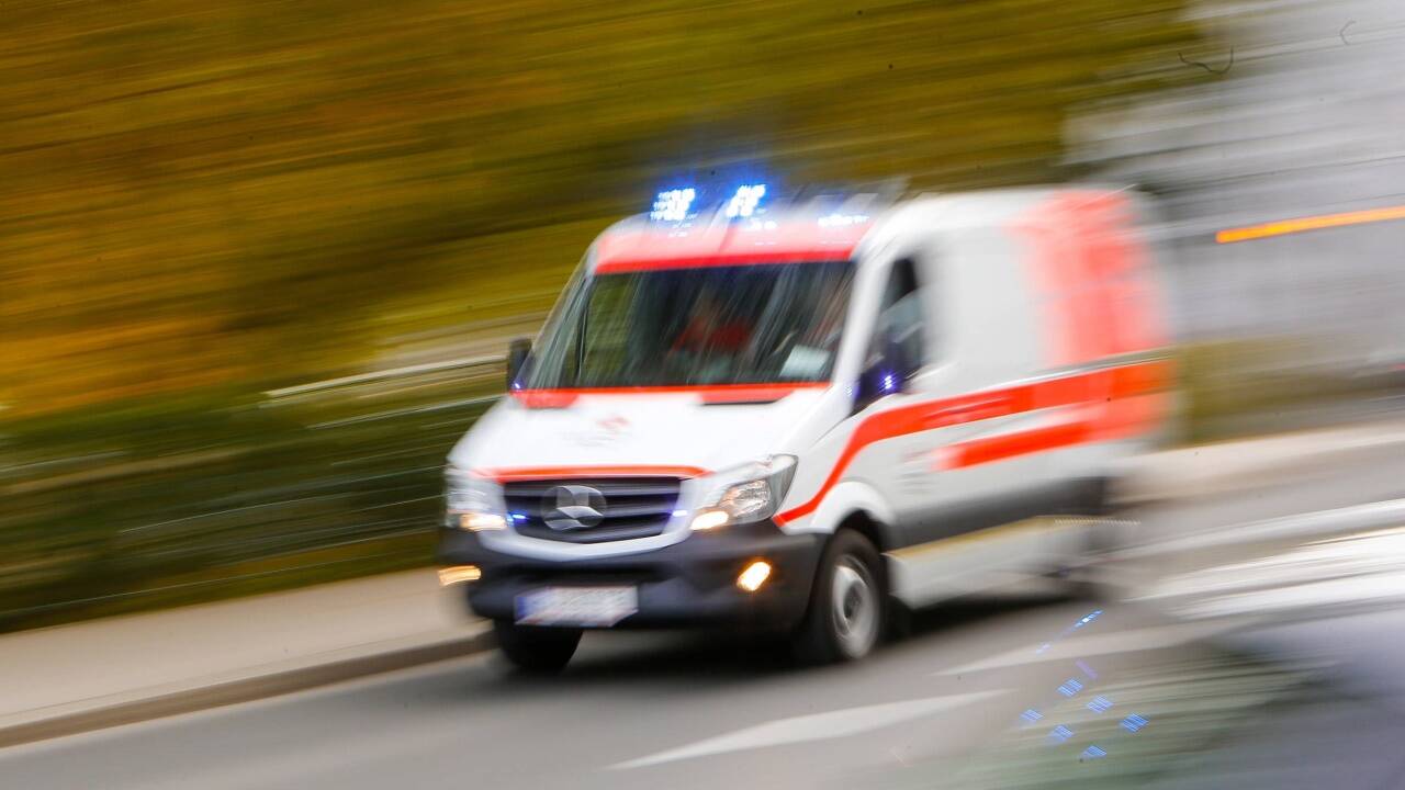 Das Rote Kreuz brachte die Frau ins UKH. 