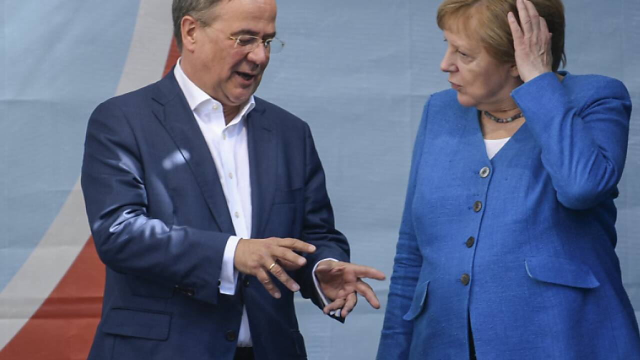 Armin Laschet mit Ex-Parteichefin Angela Merkel 