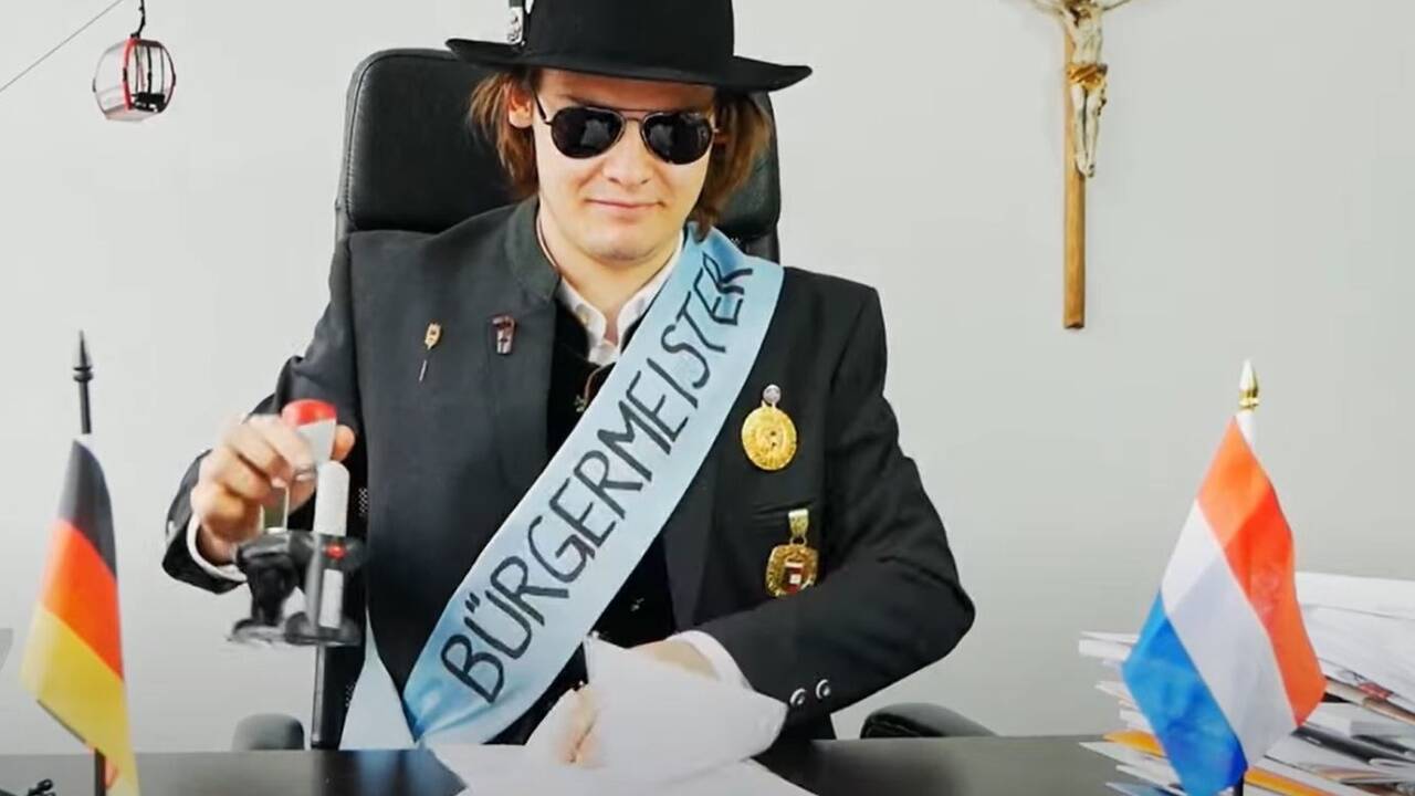 Marcus Hinterberger als Bürgermeister bzw. Widmungsmeister. 