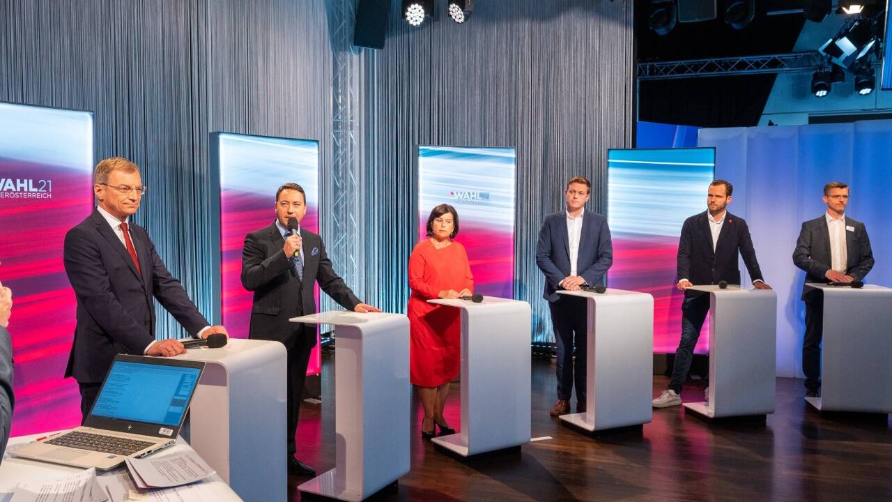 Die Spitzenkandidaten der Parteien: LH Thomas Stelzer (ÖVP), Manfred Haimbuchner (FPÖ), Birgit Gerstorfer (SPÖ), Stefan Kaineder (Grüne), Felix Eypeltauer (Neos) und Joachim Aigner (MFG) im Rahmen der Landtagswahl in Oberösterreich, am Sonntag 26. September 2021, in Linz. 