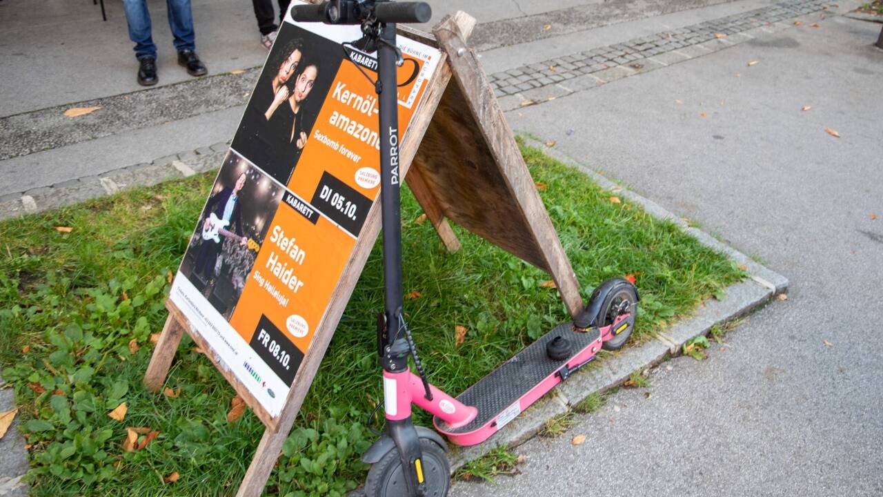 E-Scooter gegen Obus - die Unfallstelle in der Rainerstraße.  E-Scooter gegen Obus - die Unfallstelle in der Rainerstraße.