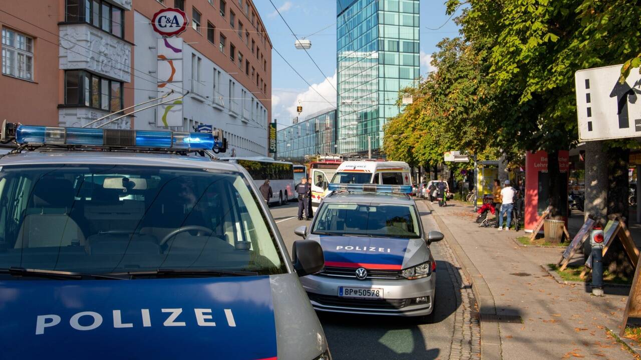 E-Scooter gegen Obus - die Unfallstelle in der Rainerstraße.  E-Scooter gegen Obus - die Unfallstelle in der Rainerstraße.