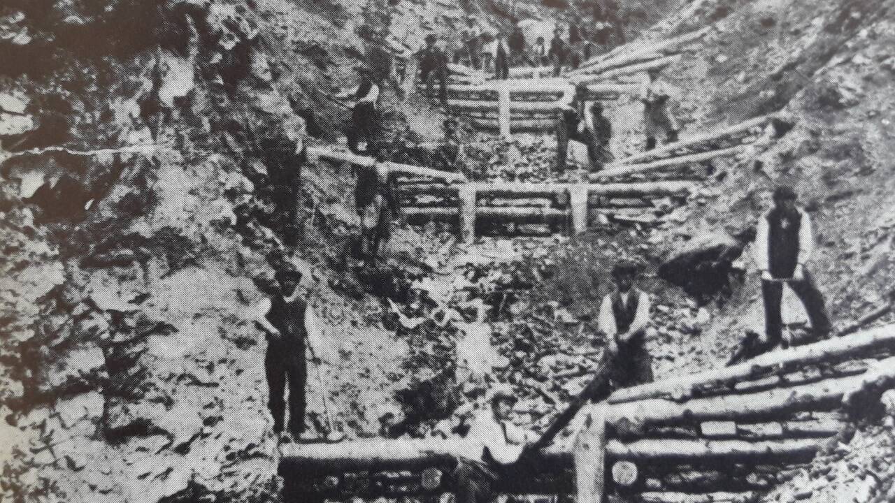 Verbauung des Schmittenbachs um 1890.  