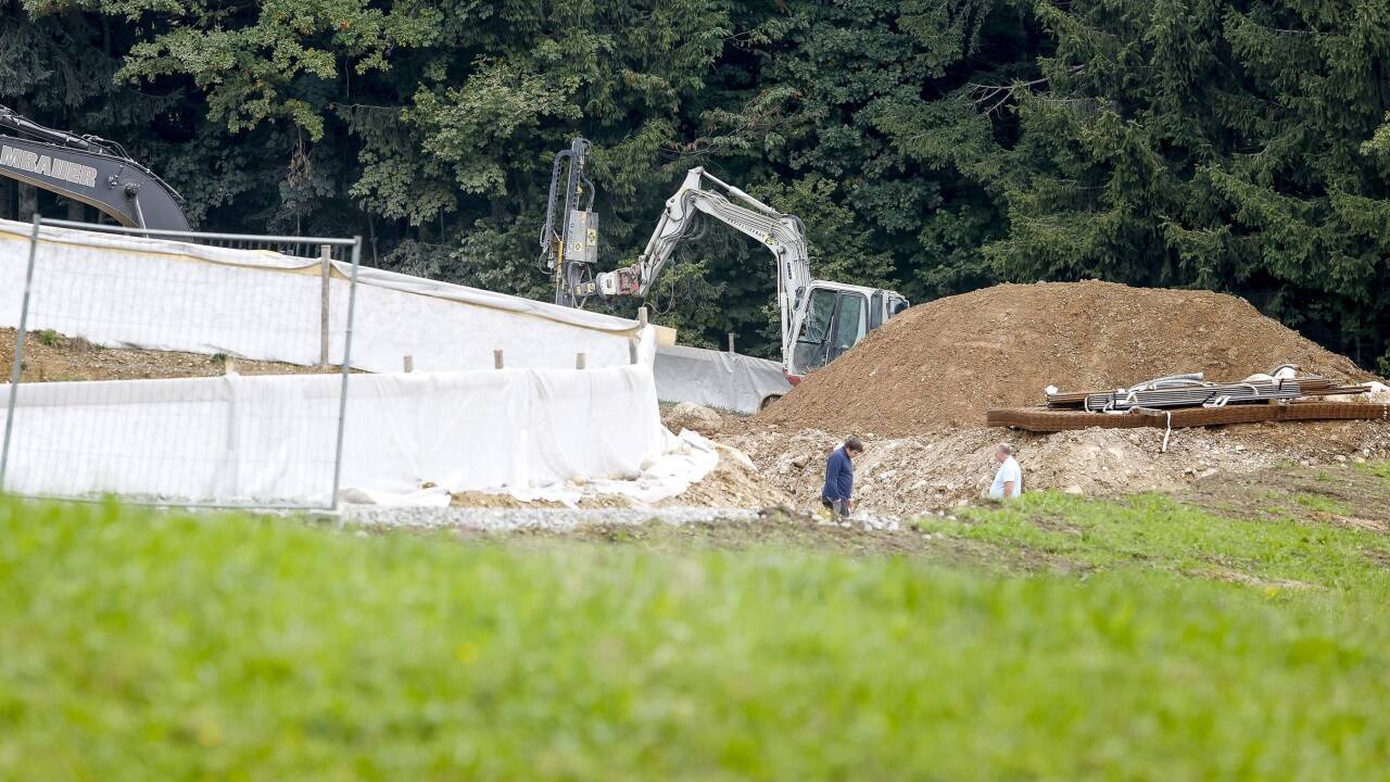 Der Bauplatz im Elsbethener Ortsteil Oberwinkl sorgt für Gesprächsstoff. 