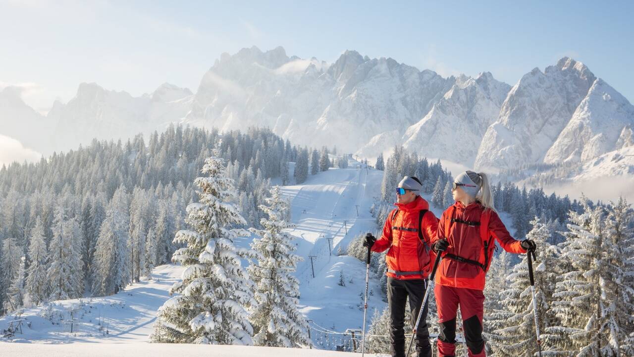 Skitourenfreunde sind im Skigebiet Dachstein West willkommen. Skitourenfreunde sind im Skigebiet Dachstein West willkommen.
