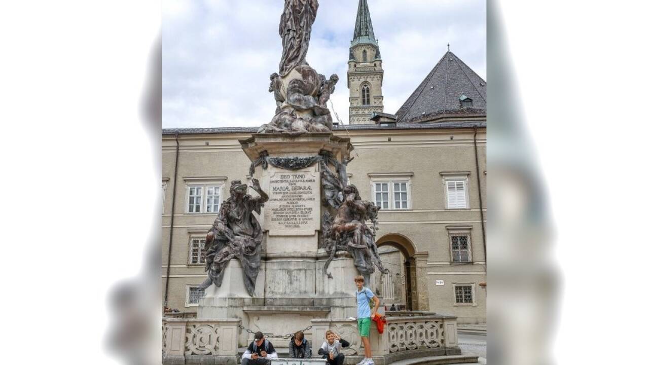 Die Maria schaut in Richtung Franziskanerkirche, dem Dom dreht sie ihren Rücken zu.  
