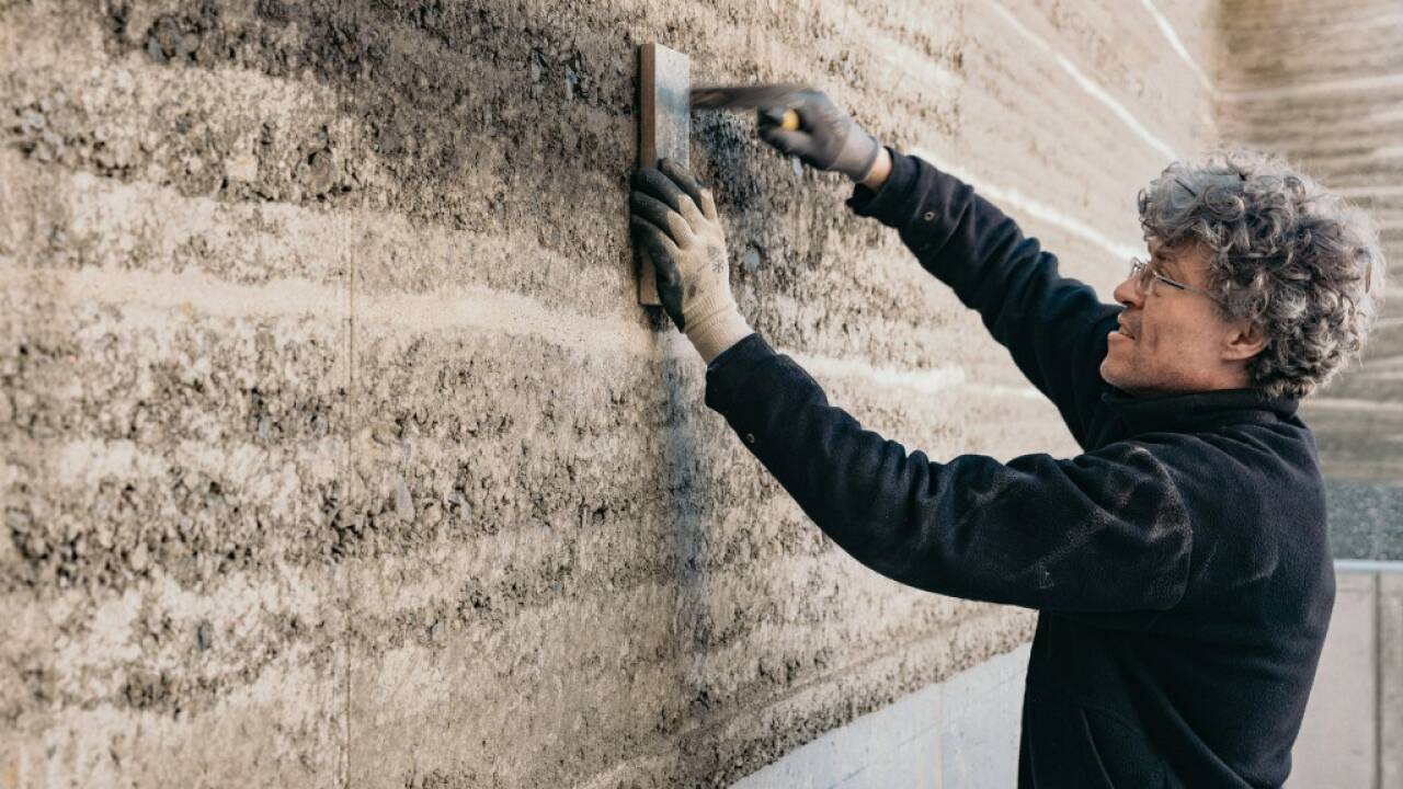 Martin Rauch bei der Arbeit. 
