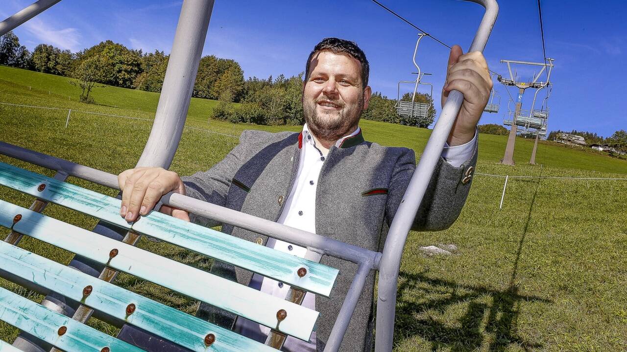 Bergbahnenchef Bernhard Eibl will den mehr als 50 Jahre alten Doppelsessellift in Gaißau durch eine moderne Zehnergondelbahn ersetzen.  