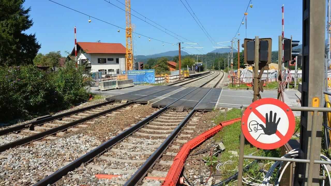 Bahnhof Bad Vigaun wird im Vollbetrieb neu gebaut