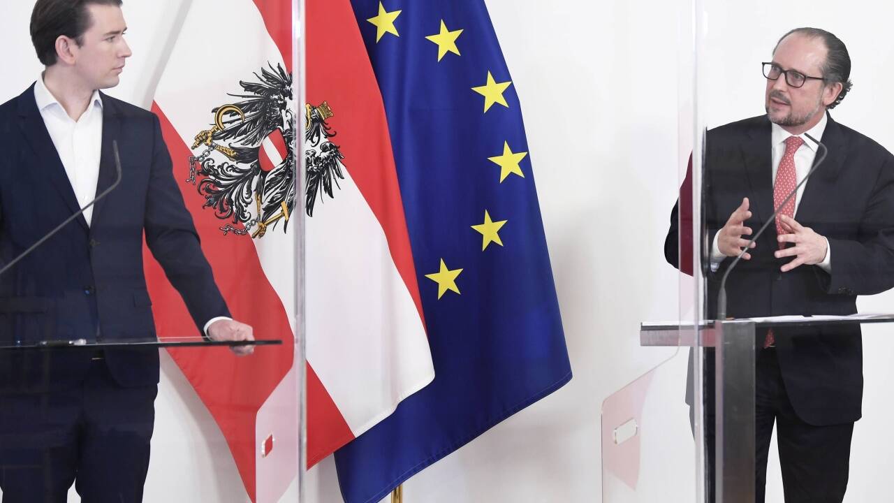 Sebastian Kurz und Alexander Schallenberg bei einem Auftritt im April 2021. 
