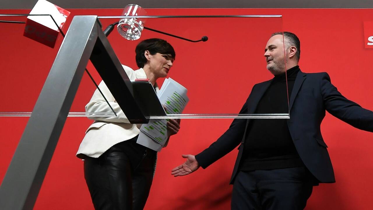 Burgenlands Landeshauptmann Doskozil ist einmal mehr unzufrieden mit dem Agieren von SPÖ-Chefin Rendi-Wagner und der Bundespartei. Burgenlands Landeshauptmann Doskozil ist einmal mehr unzufrieden mit dem Agieren von SPÖ-Chefin Rendi-Wagner und der Bundespartei.