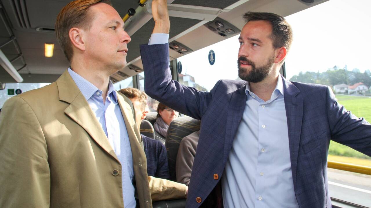 Bgm. Michael Prantner (l.) und Landesrat Stefan Schnöll eröffneten 2018 eine verlängerte Busspur in Elixhausen. Die Fortsetzung soll folgen. Bgm. Michael Prantner (l.) und Landesrat Stefan Schnöll eröffneten 2018 eine verlängerte Busspur in Elixhausen. Die Fortsetzung soll folgen.