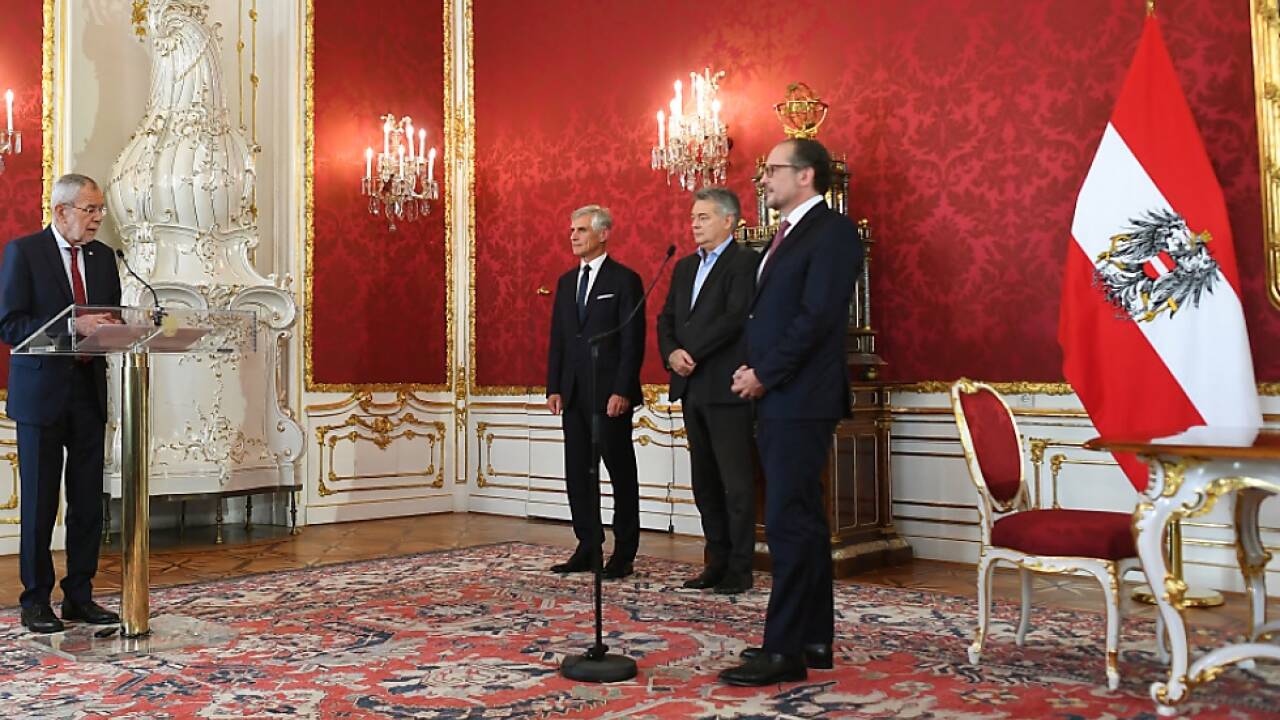 Angelobung durch Bundespräsident Van der Bellen 