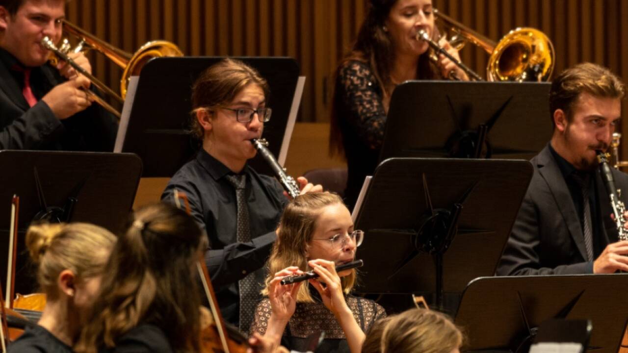 Das Bruckner Orchester sorgte für eine temporeiche 'Fünfte' 