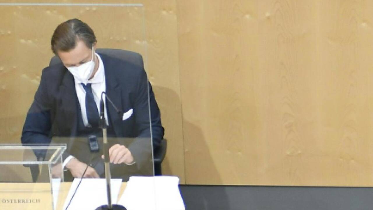 Blümel wieder Ziel roter Attacken 