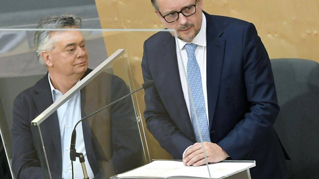 Kanzler und Vizekanzler freuen sich über die Steuerreform 