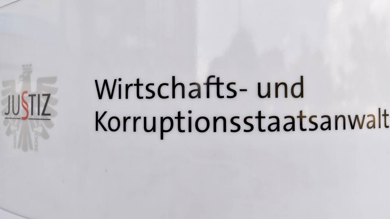 Die Korruptionsstaatsanwaltschaft befragte die Meinungsforscherin intensiv. Die Korruptionsstaatsanwaltschaft befragte die Meinungsforscherin intensiv.